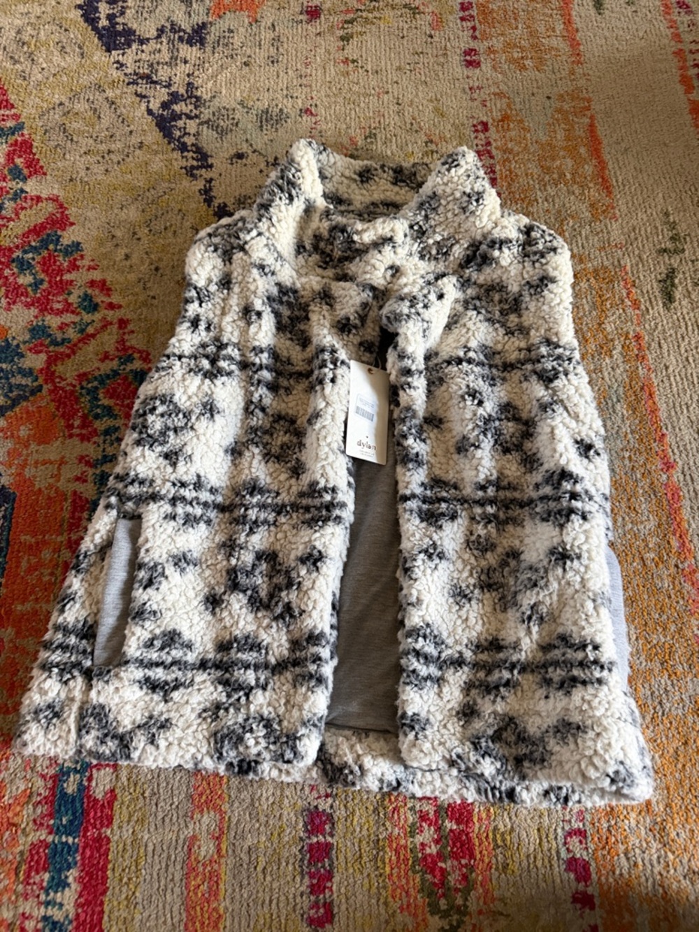 NWT Dylan Sherpa Vest (medium)